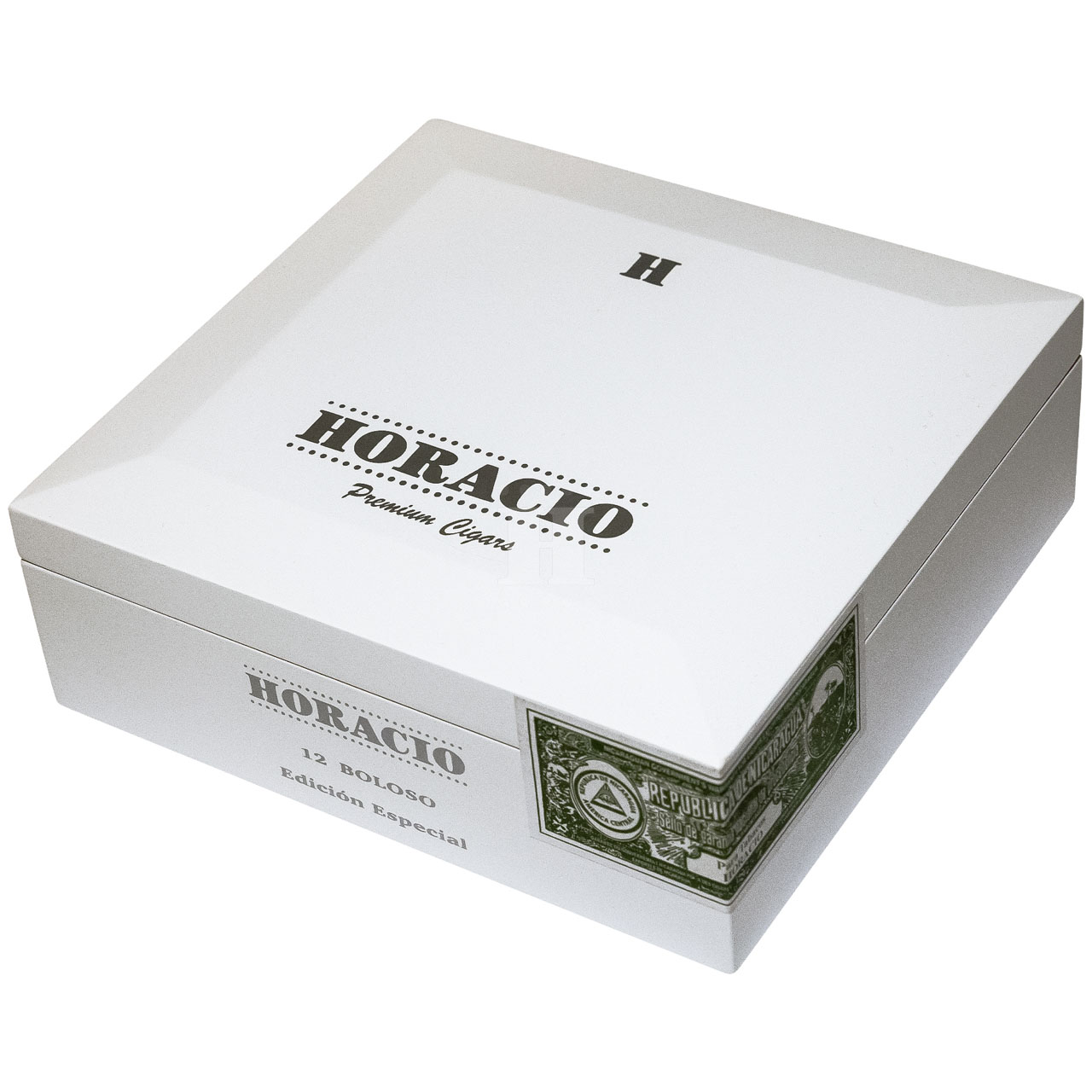 Horacio Boloso box close angle