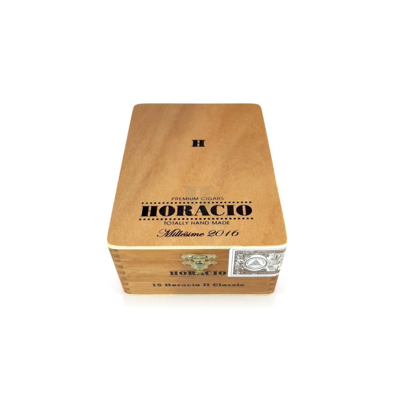 Horacio 2 box close