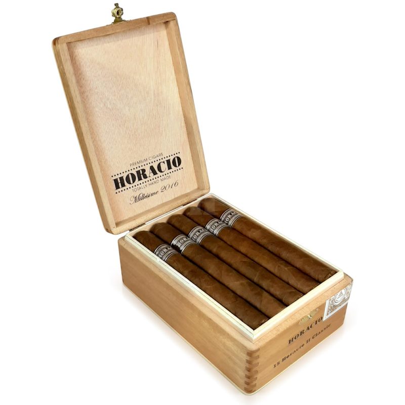 Horacio 2 box open angle