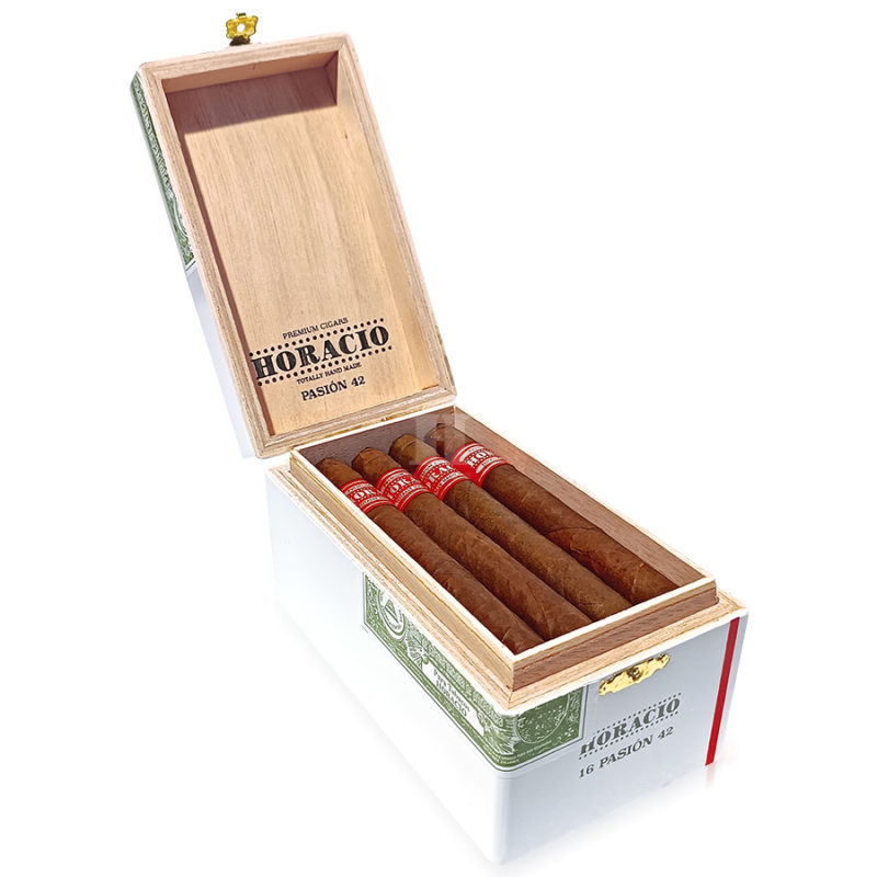 Horacio Pasión 42 box open angle
