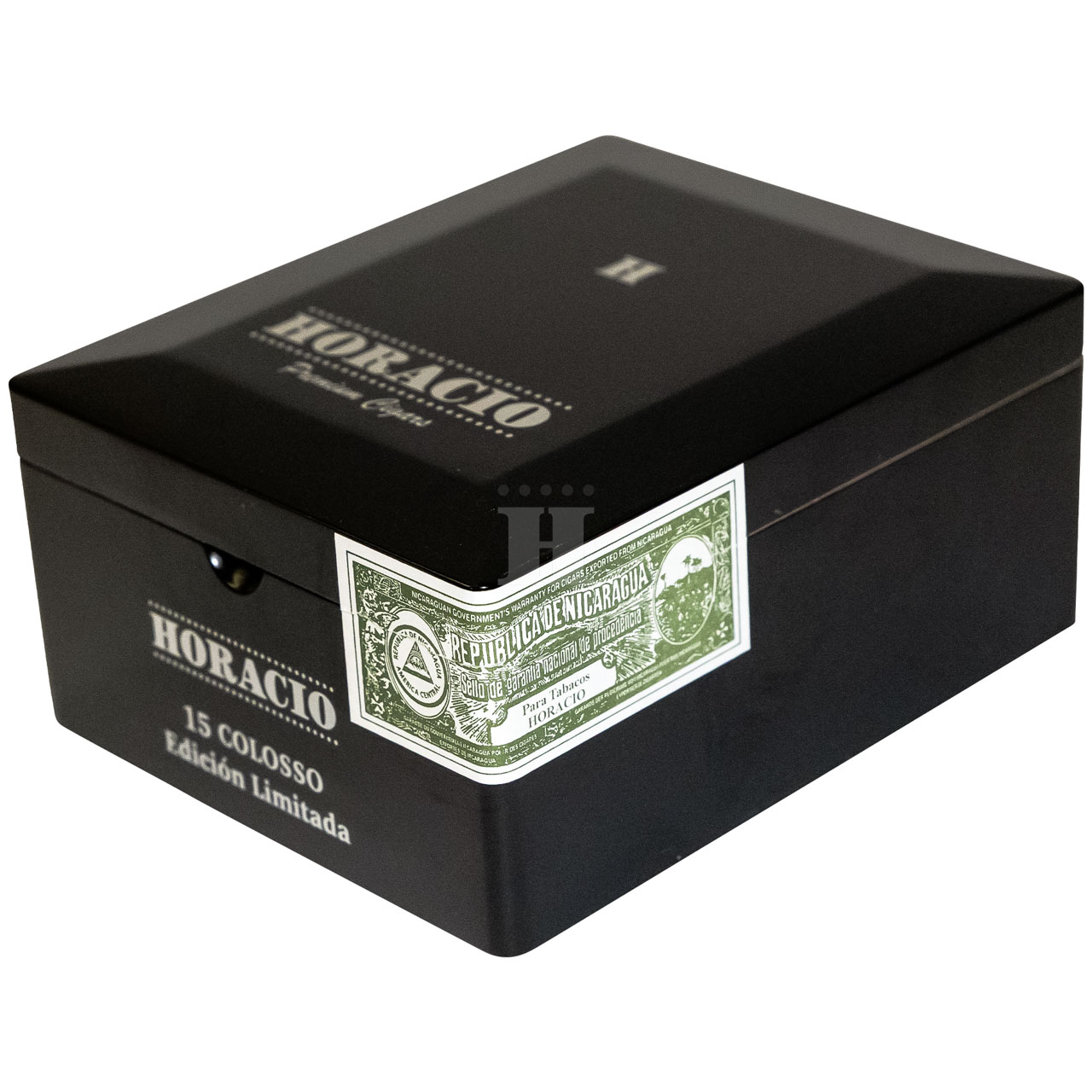 Horacio Colosso box close angle